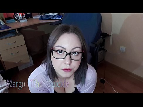 ❤️ Noia sexy amb ulleres xucla un consolador profundament davant la càmera ❤️ Vídeo porno al ca.risegame.top ❌