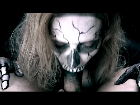 ❤️ Noia dimoni xuclant polla amb la seva boca negra i empassant semen. ❤️ Vídeo porno al ca.risegame.top ❌
